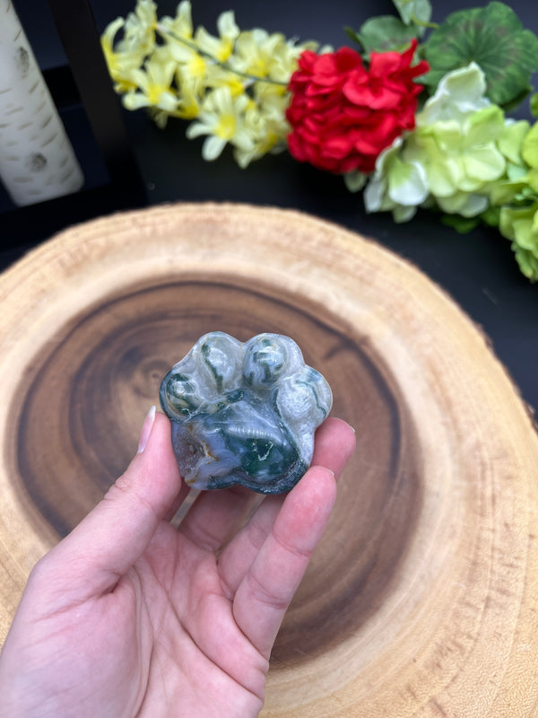 MOSS AGATE WITH QUARTZ PET PAW