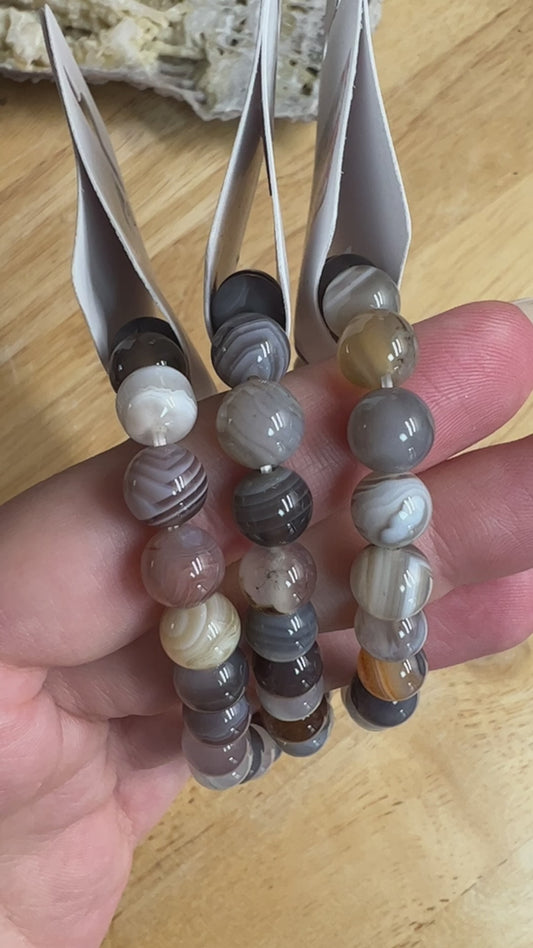 8MM BOTSWANA AGATE BRACELET